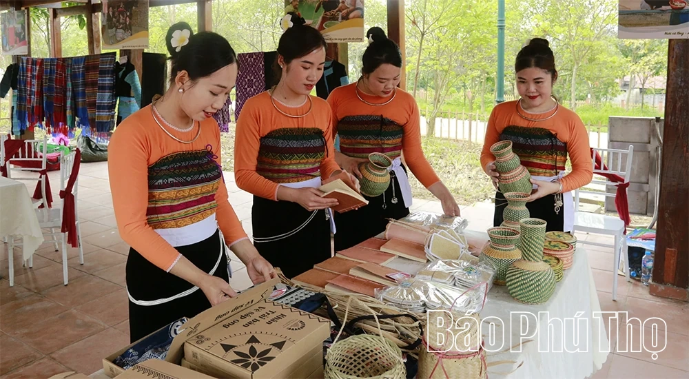 Khơi thông sức mạnh mềm Đất Tổ