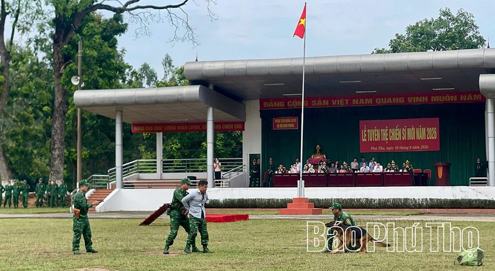 Trung tâm Huấn luyện Bộ đội Biên phòng tổ chức Lễ tuyên thệ chiến sĩ mới năm 2026