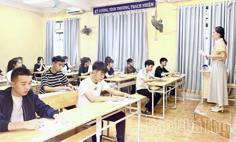 Hơn 600 thí sinh tại điểm thi THPT Tam Đảo được phổ biến quy chế thi