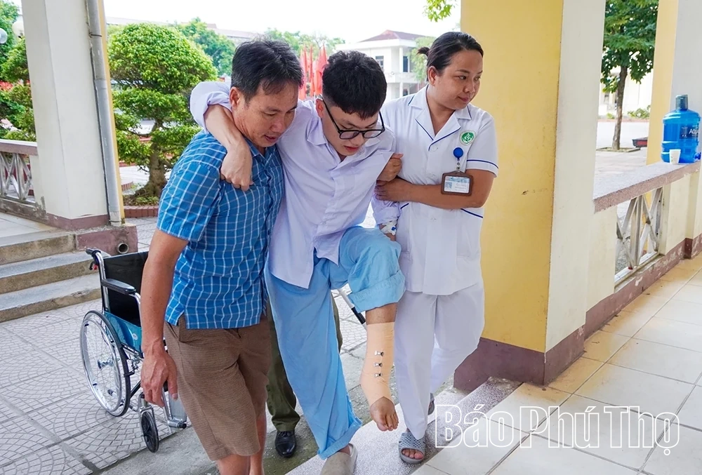 Hỗ trợ thí sinh bị tai nạn đến điểm thi tốt nghiệp THPT năm 2026