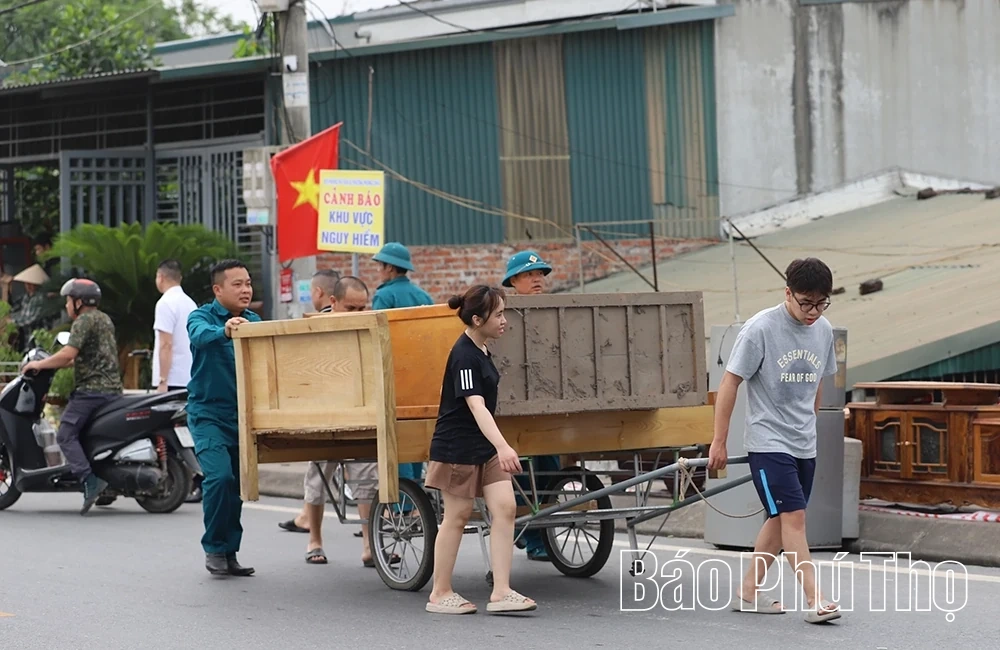 Xây dựng công trình khẩn cấp sau sự cố sụt lún, sạt lở kè Hà Thạch