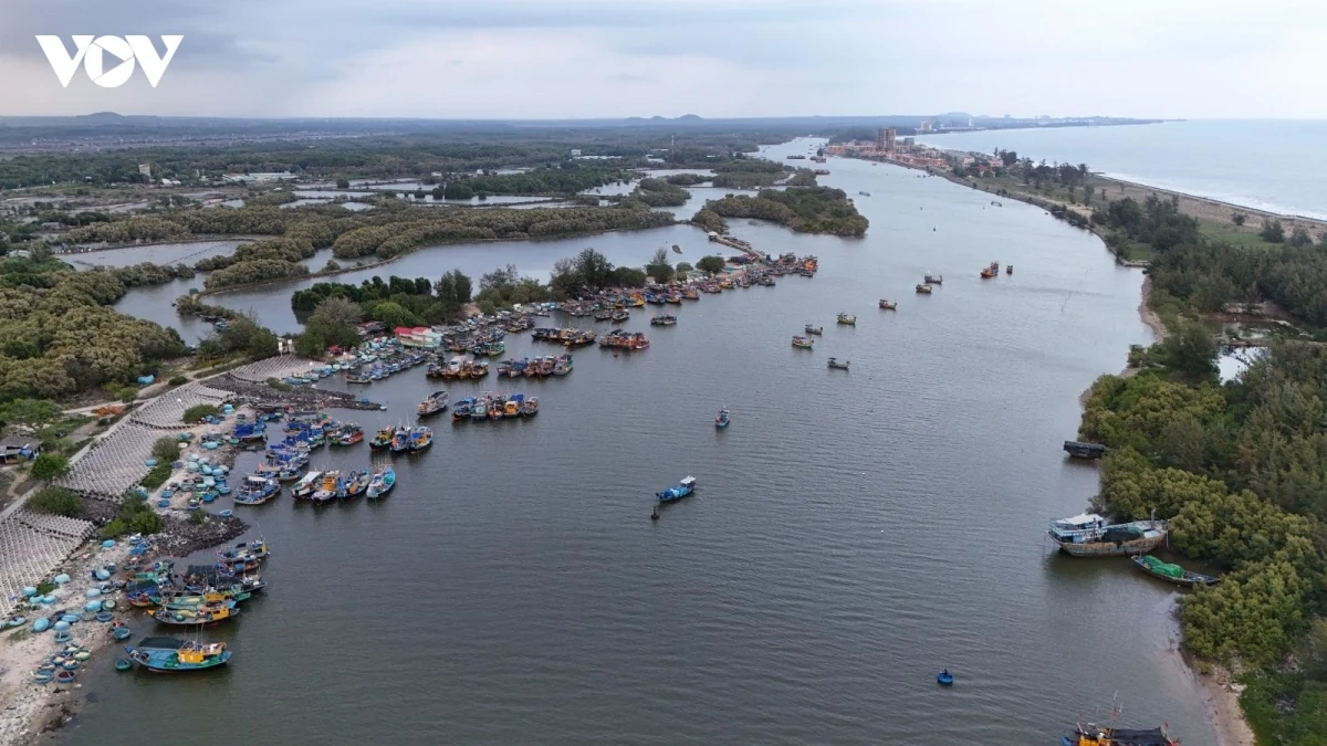Biển Lộc An: Vẻ đẹp thanh bình của nàng tiên say giấc bên bờ đại dương