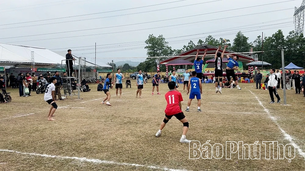 Phát triển thể thao quần chúng ở xã Tân Lạc