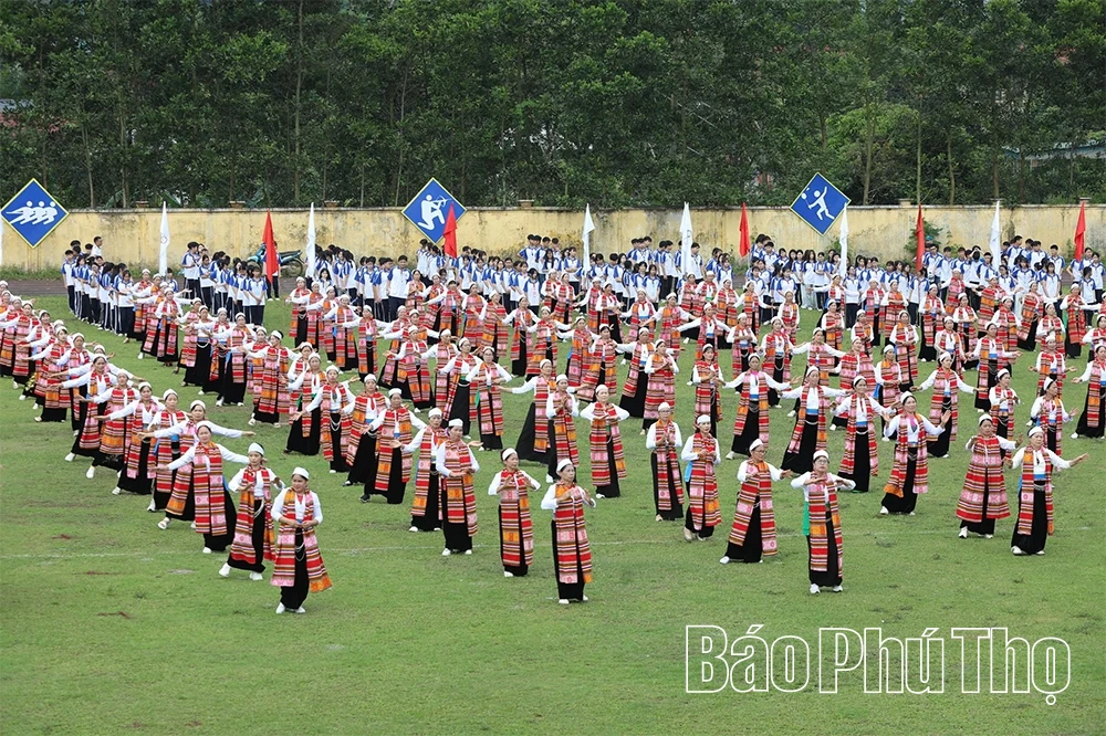 Phát triển thể thao quần chúng ở xã Tân Lạc