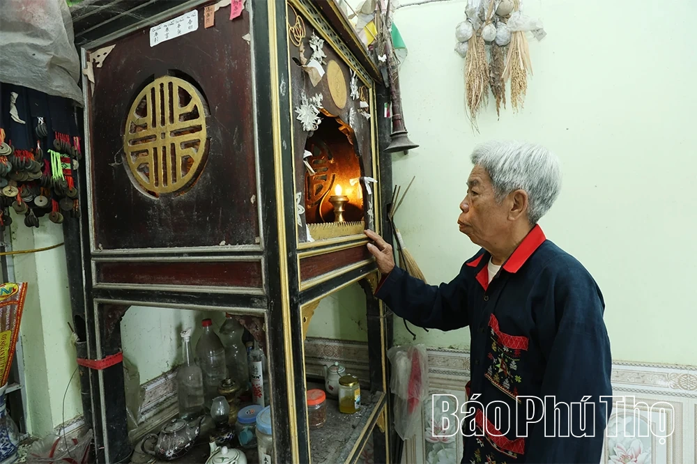 Người có uy tín - “lá chắn mềm” bảo vệ nền tảng tư tưởng của Đảng