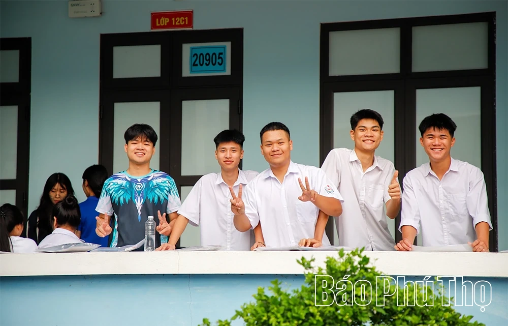 Hơn 600 thí sinh tại điểm thi Trường THPT Công Nghiệp hoàn thành Kỳ thi tốt nghiệp THPT năm 2026