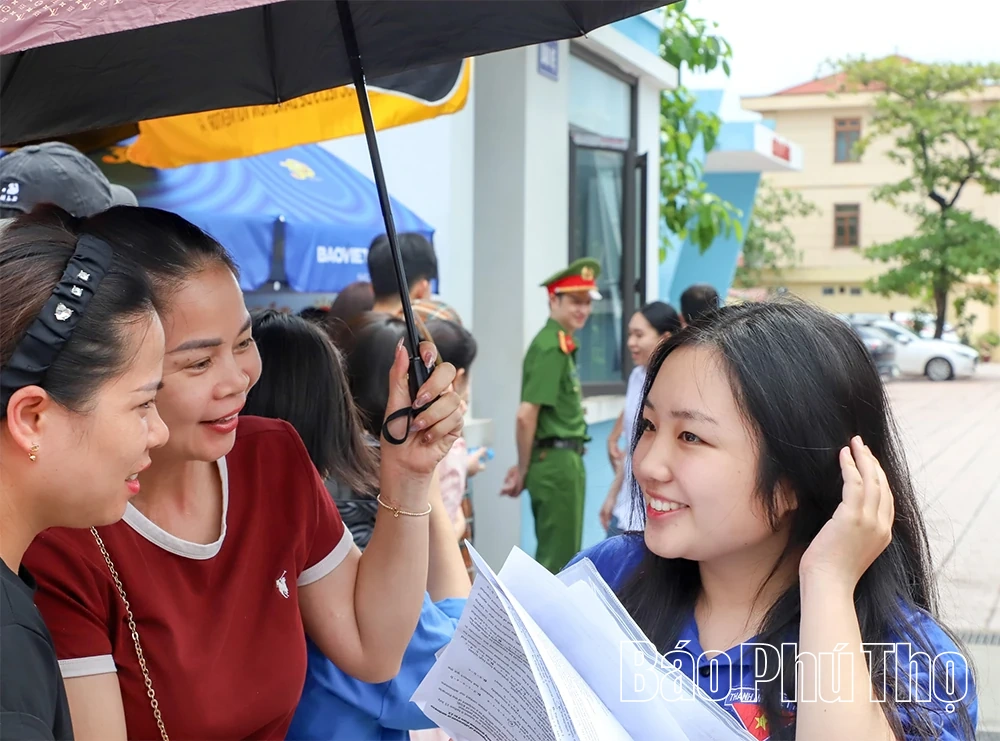 Hơn 600 thí sinh tại điểm thi Trường THPT Công Nghiệp hoàn thành Kỳ thi tốt nghiệp THPT năm 2026