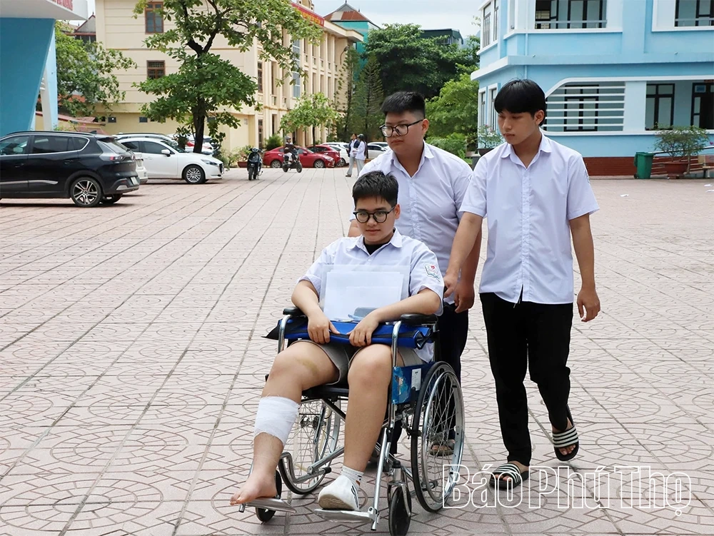 Hơn 600 thí sinh tại điểm thi Trường THPT Công Nghiệp hoàn thành Kỳ thi tốt nghiệp THPT năm 2026