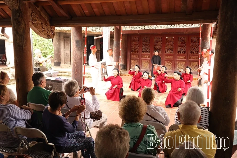 Preserving, Transmitting, and Disseminating the Ancient Art of Xoan Folk Singing