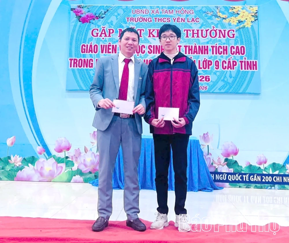 Thủ khoa Ngô Xuân Tùng và niềm đam mê với những dòng mã lệnh