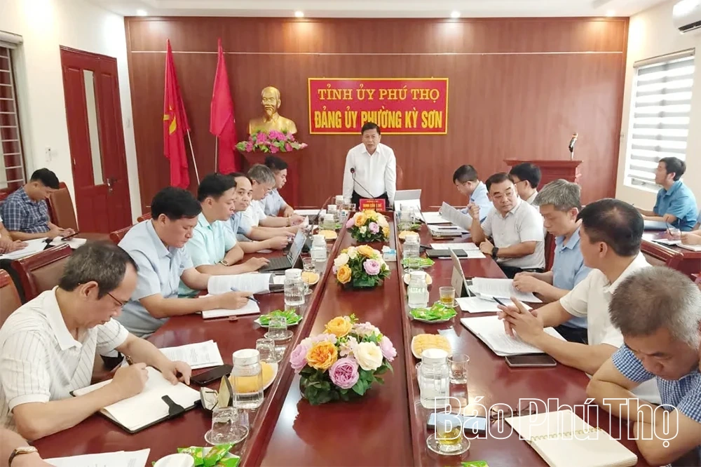 Kiểm tra tiến độ thực hiện các dự án cấp bách phòng chống thiên tai tại phường Hòa Bình, Kỳ Sơn và xã Thịnh Minh