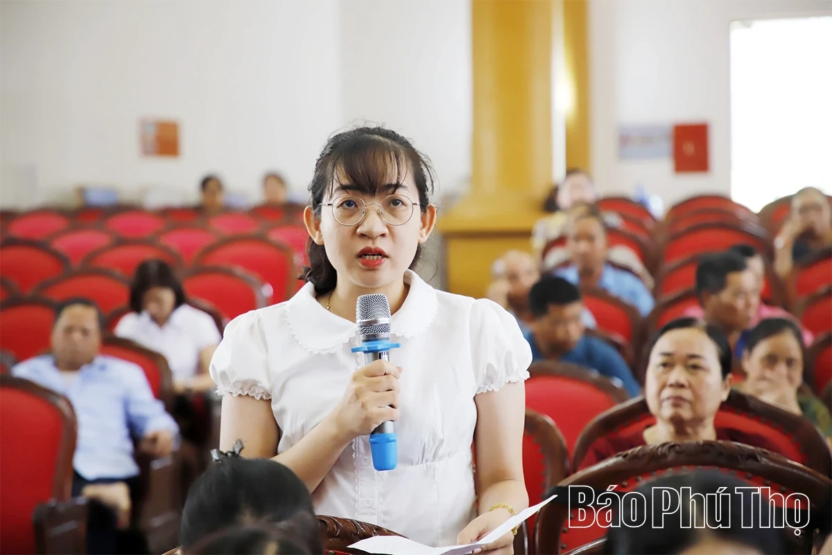 Tổ đại biểu số 14 HĐND tỉnh tiếp xúc cử tri phường Kỳ Sơn và xã Thịnh Minh