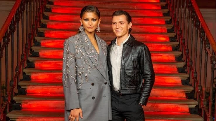 Điều gì khiến Tom Holland và Zendaya là cặp đôi được yêu thích nhất Hollywood?