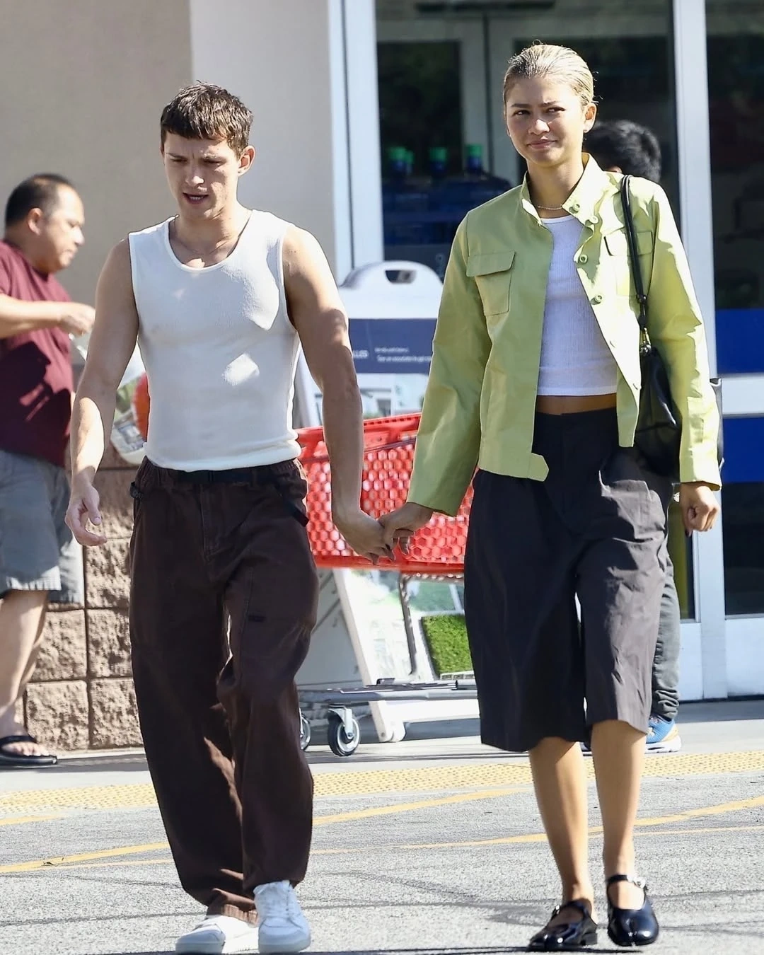 Điều gì khiến Tom Holland và Zendaya là cặp đôi được yêu thích nhất Hollywood?
