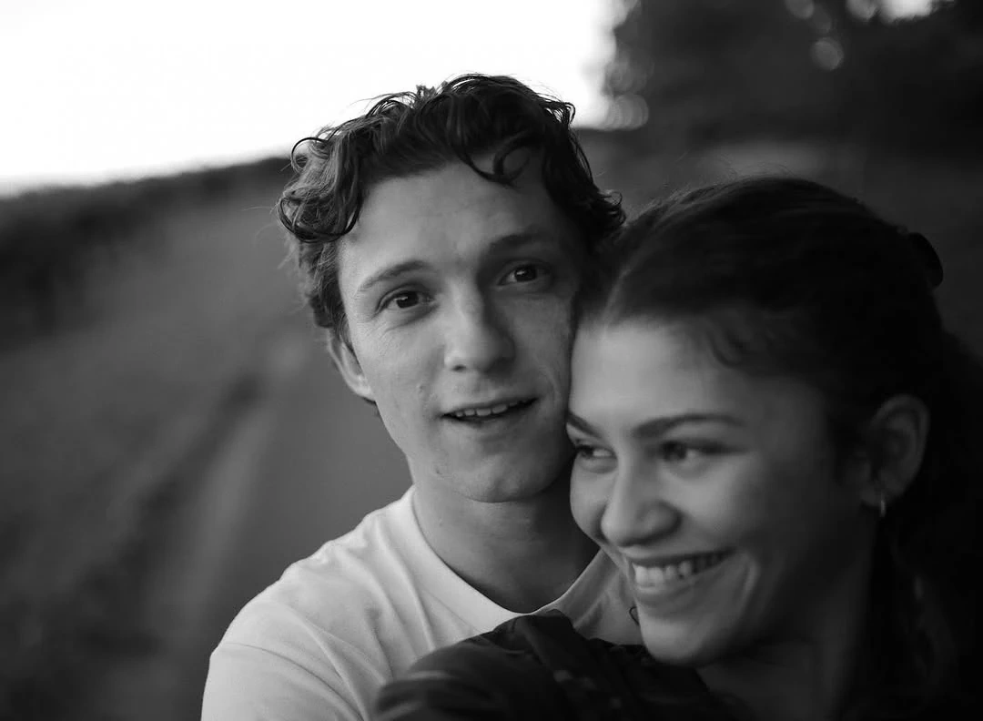 Điều gì khiến Tom Holland và Zendaya là cặp đôi được yêu thích nhất Hollywood?