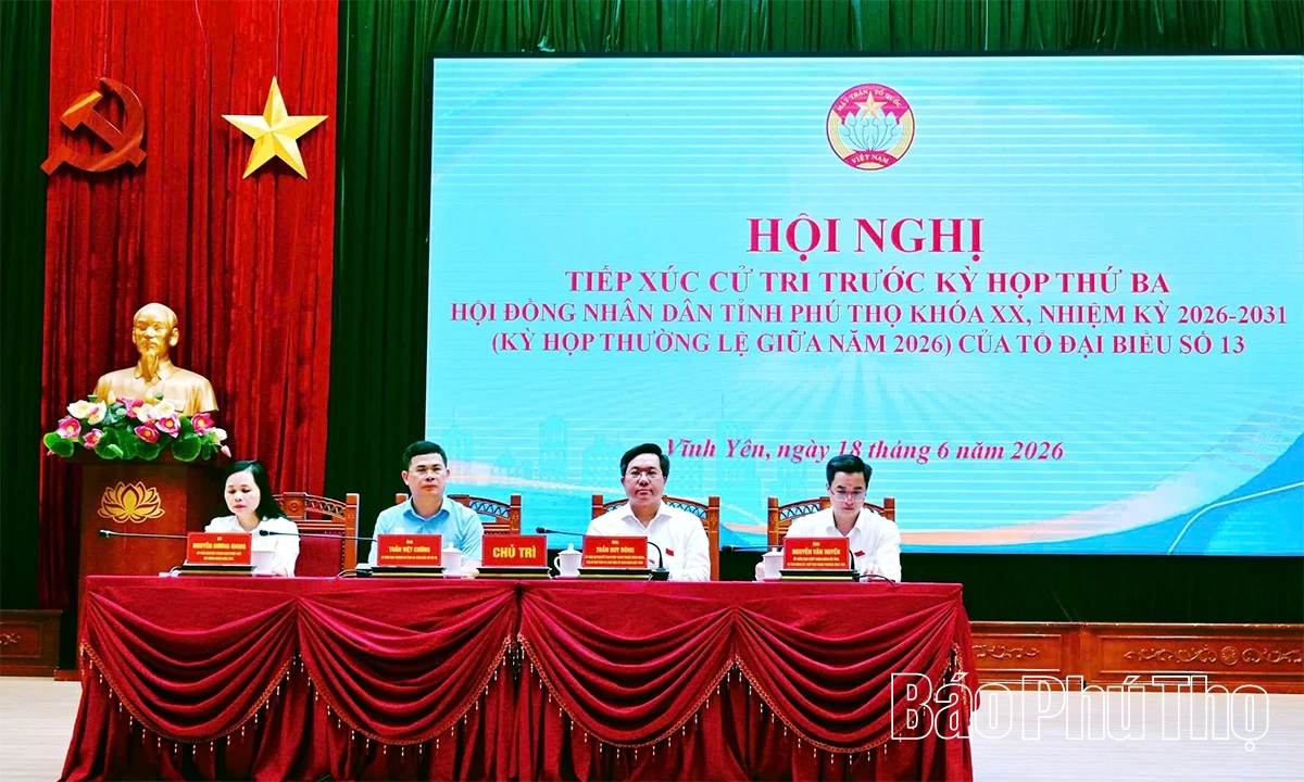 Chủ tịch UBND tỉnh Trần Duy Đông tiếp xúc cử tri phường Vĩnh Yên, Vĩnh Phúc