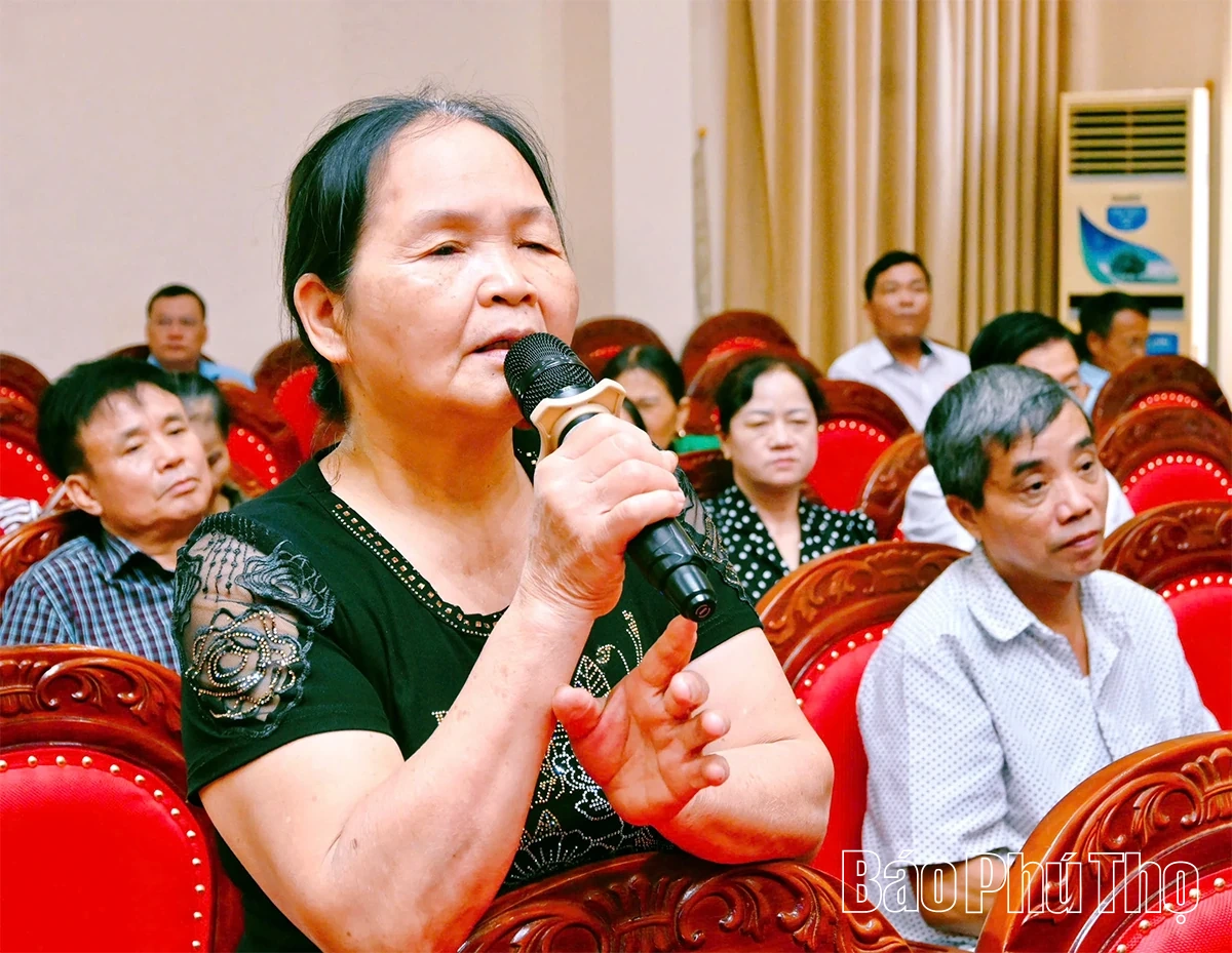 Chủ tịch UBND tỉnh Trần Duy Đông tiếp xúc cử tri phường Vĩnh Yên, Vĩnh Phúc