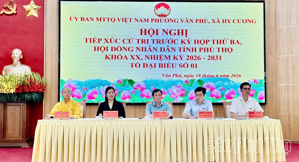 Phó Bí thư Thường trực Tỉnh ủy Bùi Văn Quang tiếp xúc cử tri phường Vân Phú và xã Hy Cương