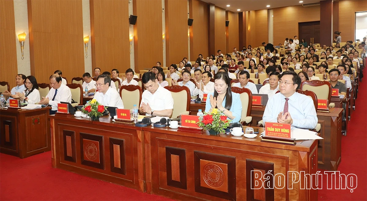 Chính quyền đồng hành - Doanh nghiệp phát triển - Phú Thọ bứt phá