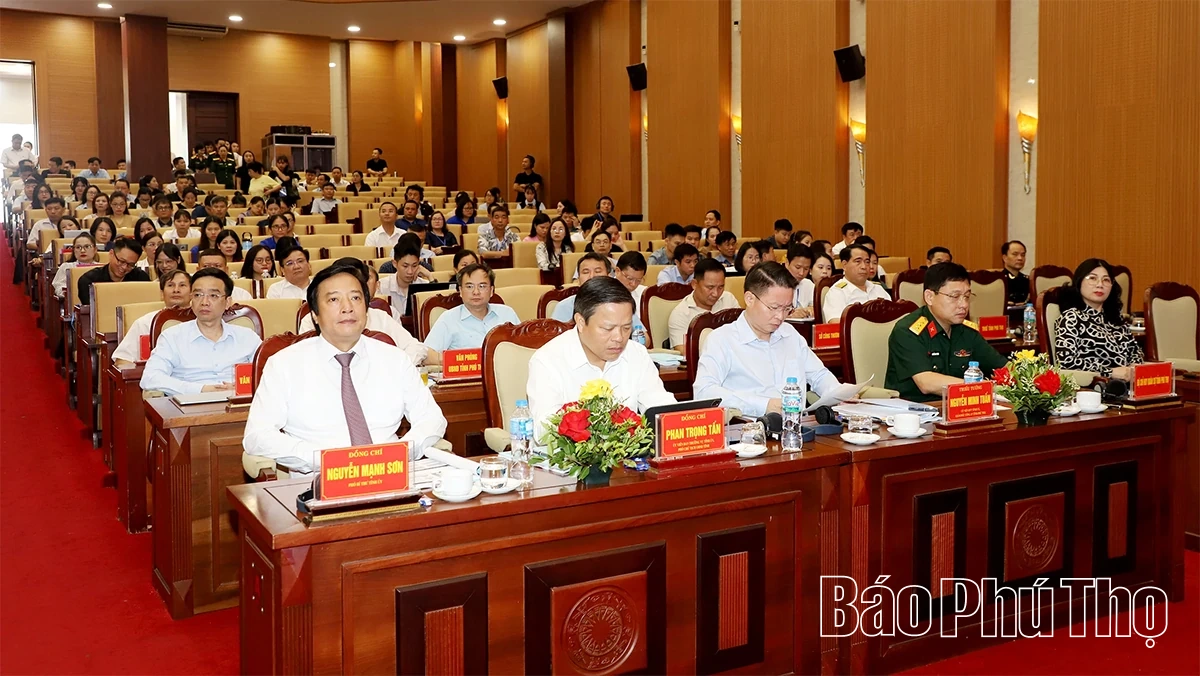 Chính quyền đồng hành - Doanh nghiệp phát triển - Phú Thọ bứt phá