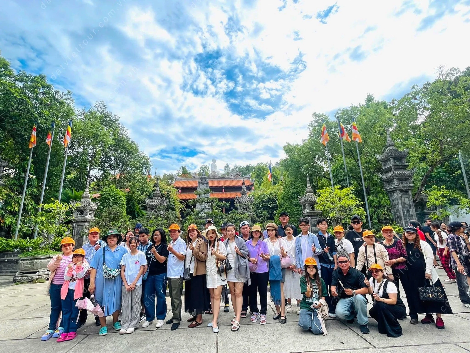 Đất Việt Tour: Cầu Nối Đưa Du Khách Khám Phá Vẻ Đẹp Duyên Hải Miền Trung