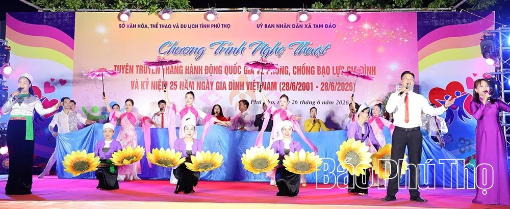 Chương trình nghệ thuật chào mừng kỷ niệm 25 năm Ngày gia đình Việt Nam 