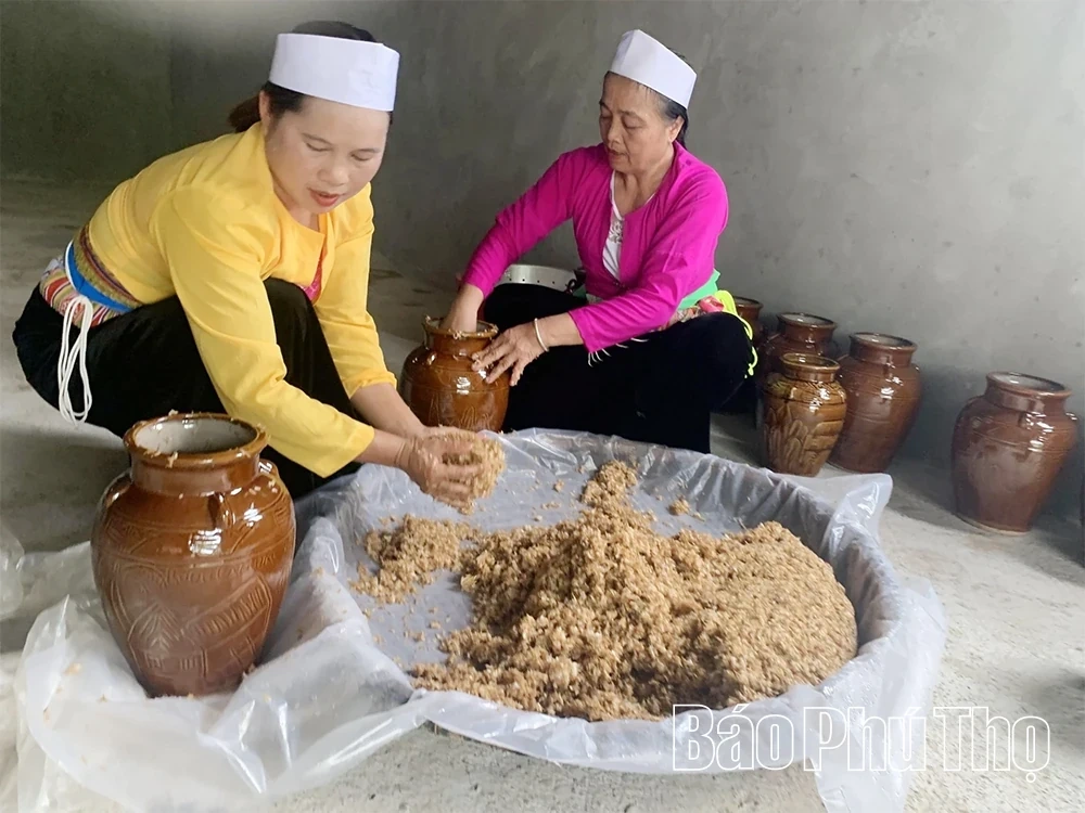 The Unique Cultural Footprint of Muong Straw Wine