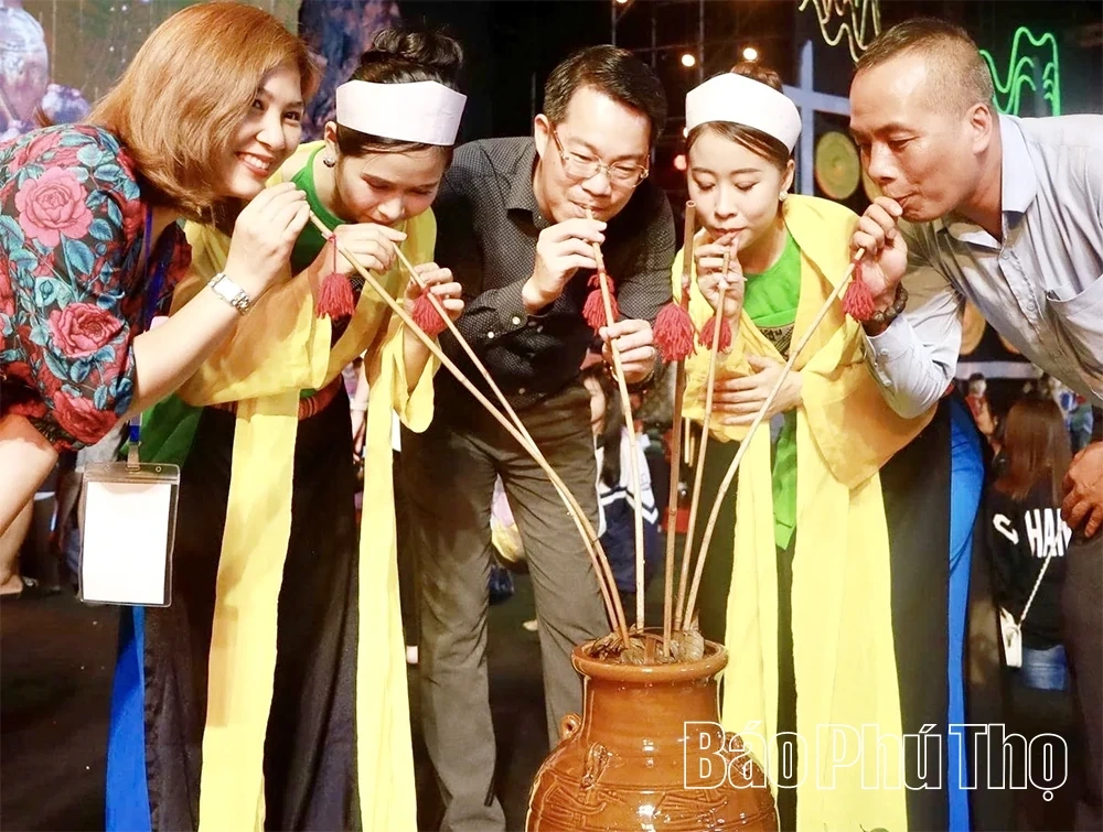 The Unique Cultural Footprint of Muong Straw Wine