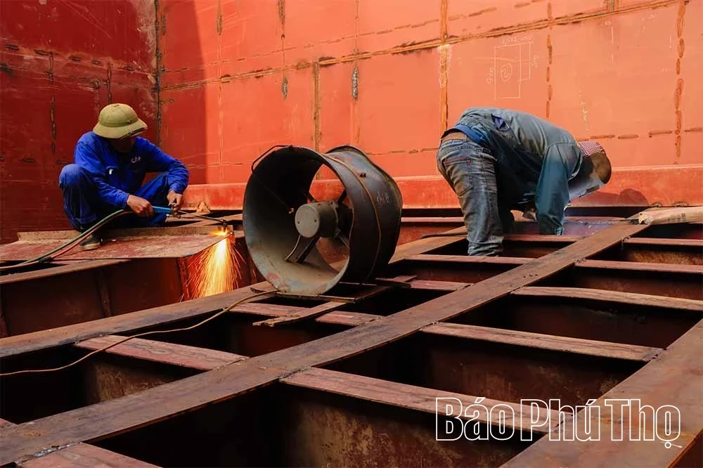 Echoes of the Shipbuilding Village in Son Dong