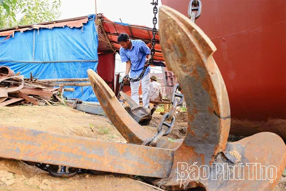 Echoes of the Shipbuilding Village in Son Dong