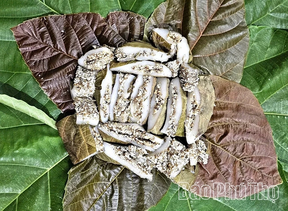 The Intriguing Ant Egg Cake