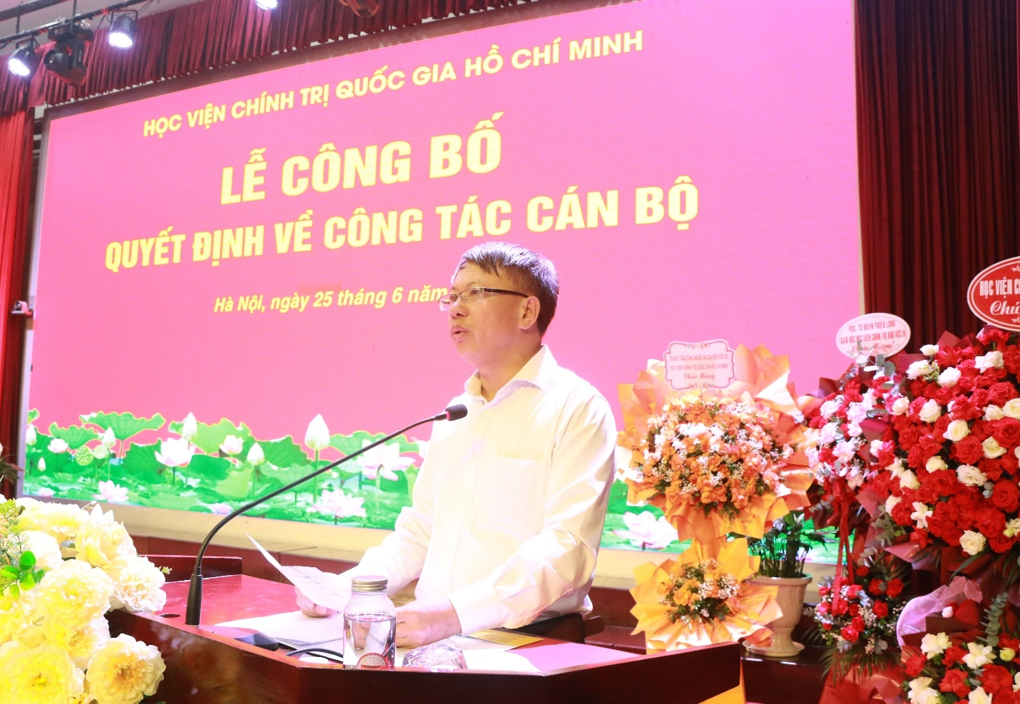 Công bố quyết định bổ nhiệm lại Giám đốc và bổ nhiệm Phó Giám đốc Thường trực Học viện Báo chí và Tuyên truyền