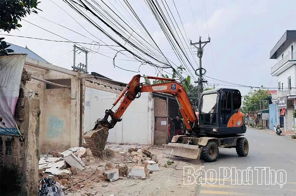 Tập trung giải tỏa các vi phạm hành lang an toàn giao thông trên Tỉnh lộ 321C