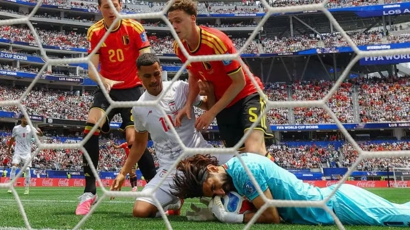 Hành trình phi thường đưa thủ môn Iran từ người vô gia cư thành người hùng World Cup 2026