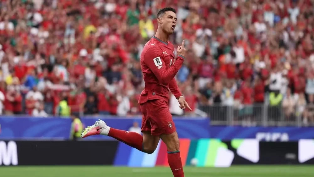 Ronaldo lập cú đúp, Bồ Đào Nha đại thắng 5-0 Uzbekistan