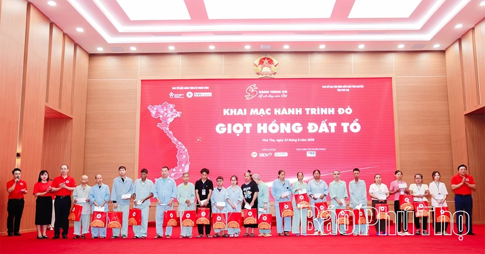 Khai mạc chương trình Hành trình Đỏ “Giọt hồng Đất Tổ” năm 2026