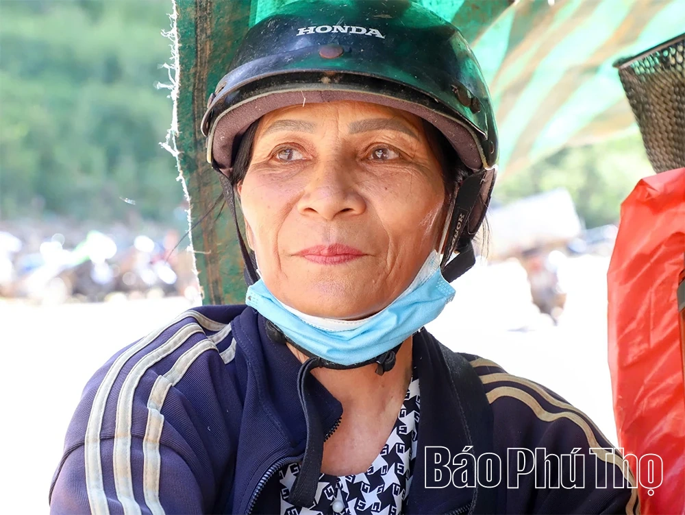 Chông chênh phận nữ nơi bến nước Đà giang