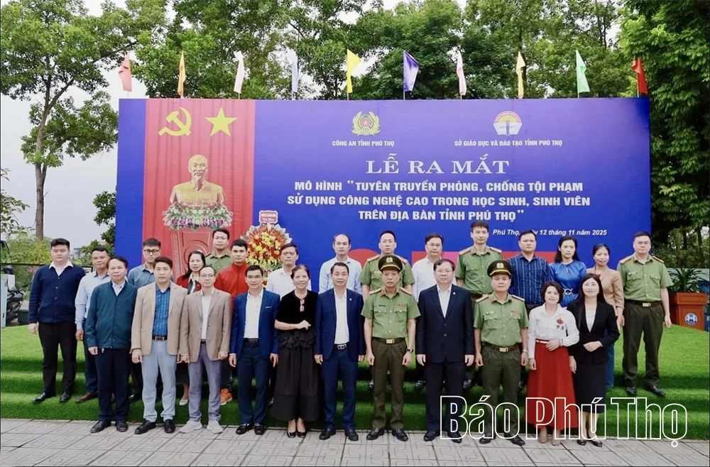 Giữ vững “trận địa niềm tin” trên không gian mạng - Kỳ 3: Giữ trận địa lòng dân