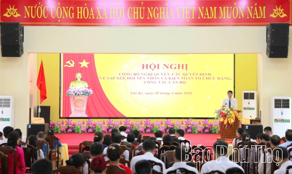 Yên Kỳ công bố quyết định sắp xếp, đổi tên thôn và kiện toàn cán bộ
