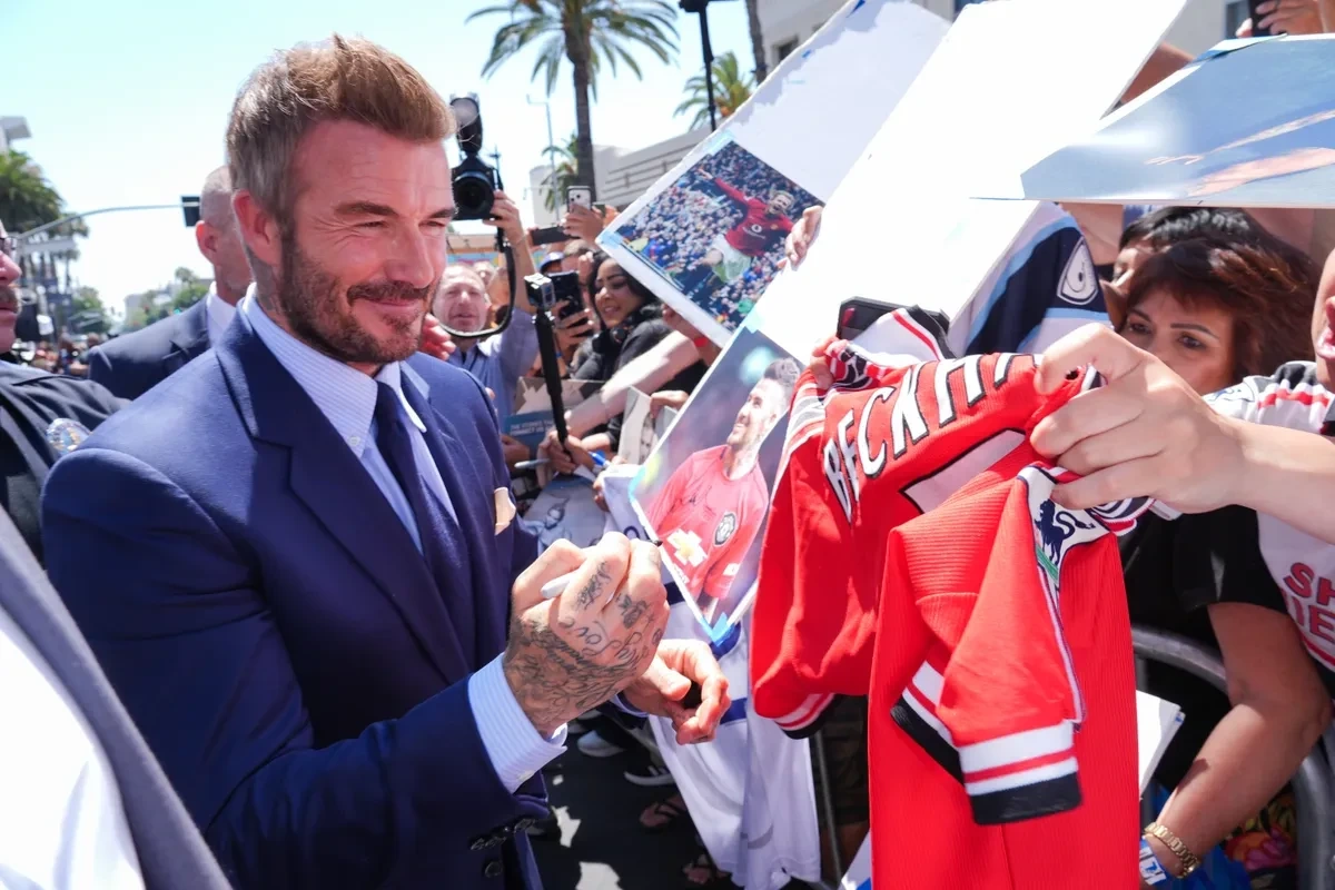 David Beckham - Từ giấc mơ sân cỏ đến ngôi sao trên Đại lộ Danh vọng