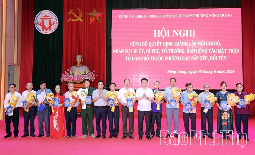 Phường Nông Trang thành lập 9 tổ dân phố, 9 chi bộ mới sau sắp xếp