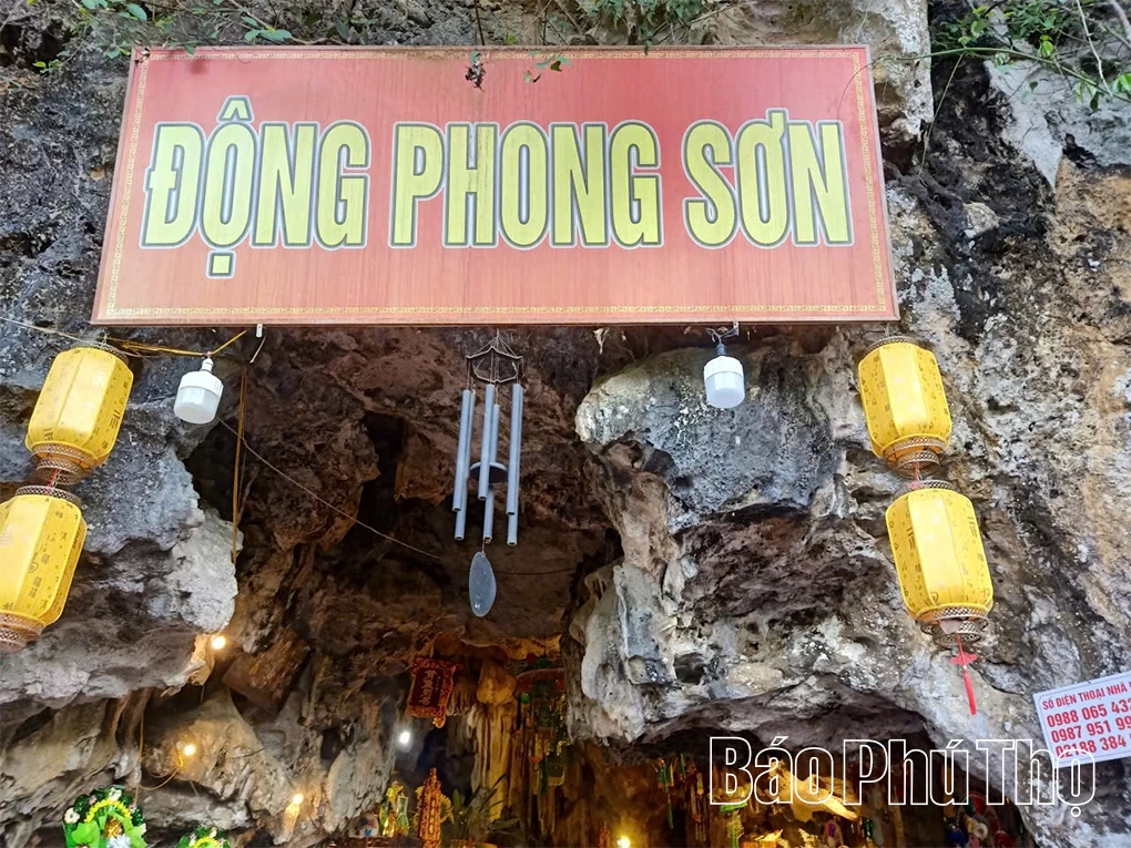 Huyền ảo động Phong Sơn
