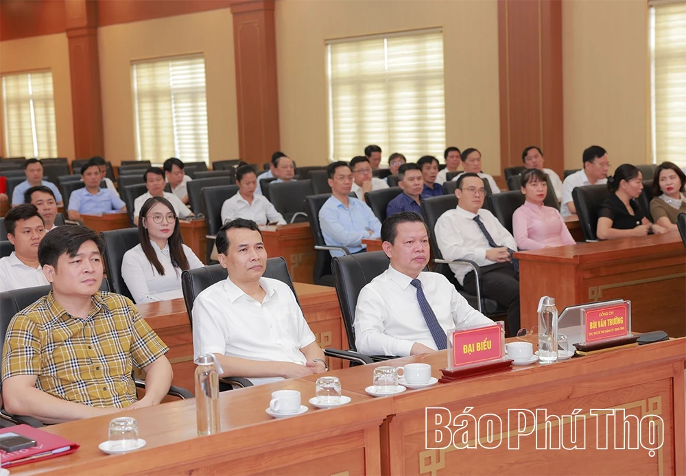 Đảng ủy UBND tỉnh thông tin thời sự, tập huấn nghiệp vụ tuyên giáo và dân vận