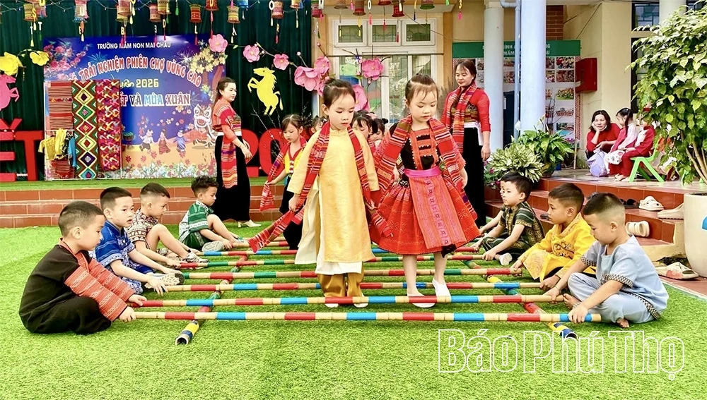 Tích hợp văn hóa địa phương vào chăm sóc, giáo dục trẻ mầm non