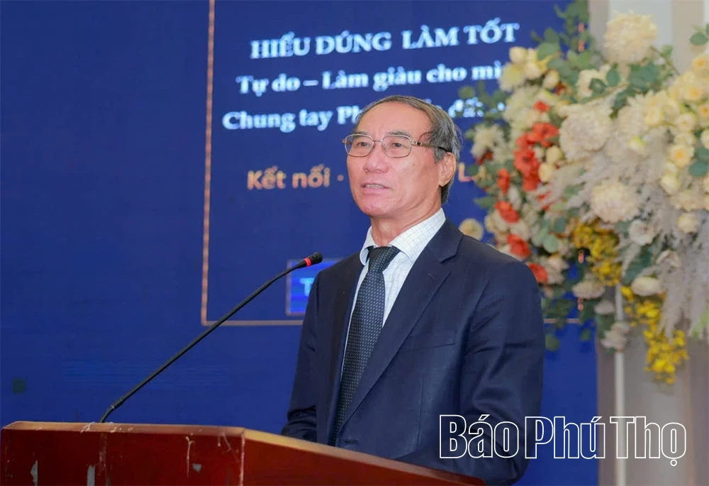 Dialogue on New Investment and Business Policies Held in Phu Tho