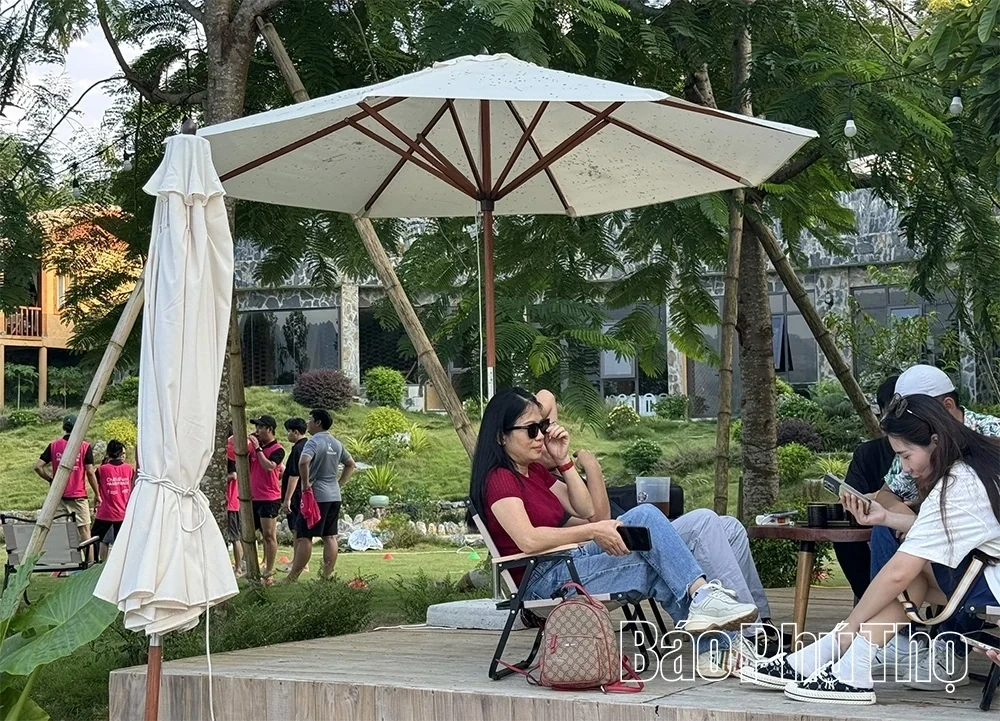Da Bac Attracts Eco-Resort Tourism