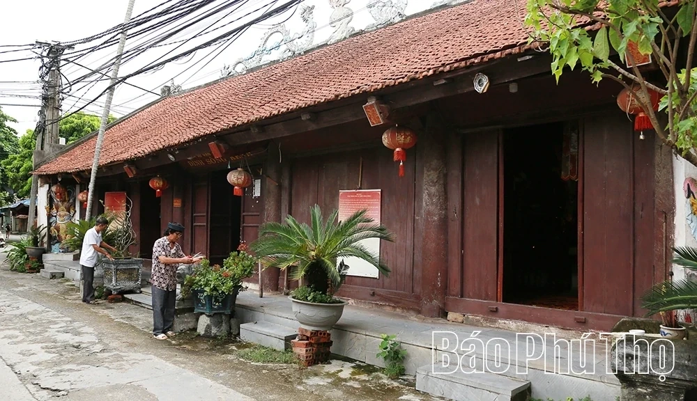 Song Kenh Communal House – Preserving the Rural Soul of Vinh Hung Commune