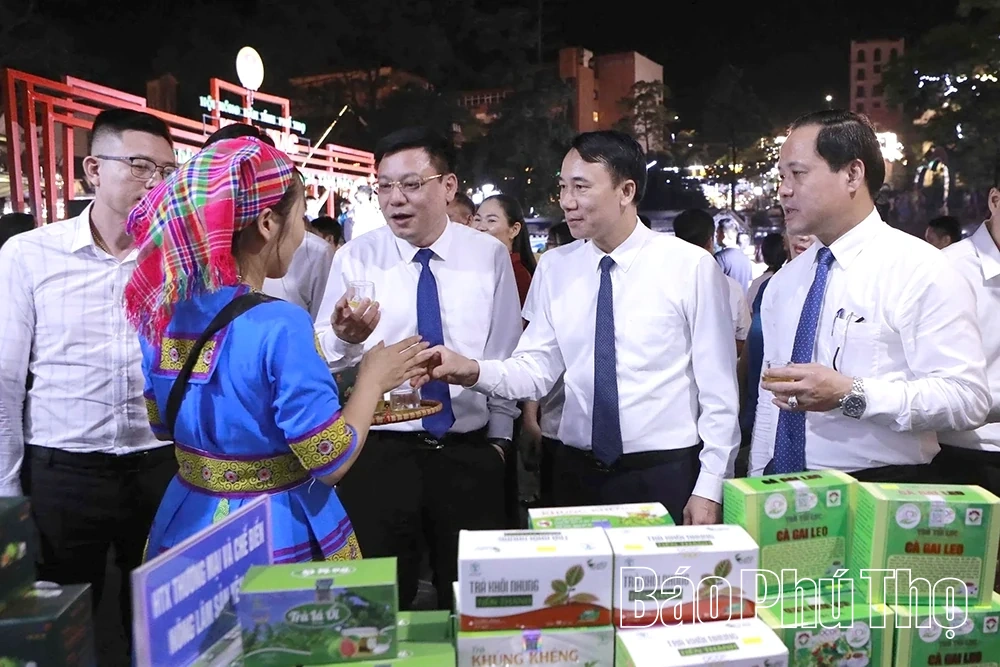 Khai mạc Tuần lễ trưng bày, giới thiệu và kết nối tiêu thụ nông sản tỉnh Phú Thọ đợt 2 năm 2026