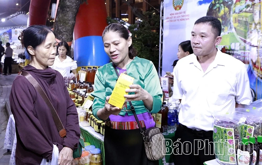 Khai mạc Tuần lễ trưng bày, giới thiệu và kết nối tiêu thụ nông sản tỉnh Phú Thọ đợt 2 năm 2026