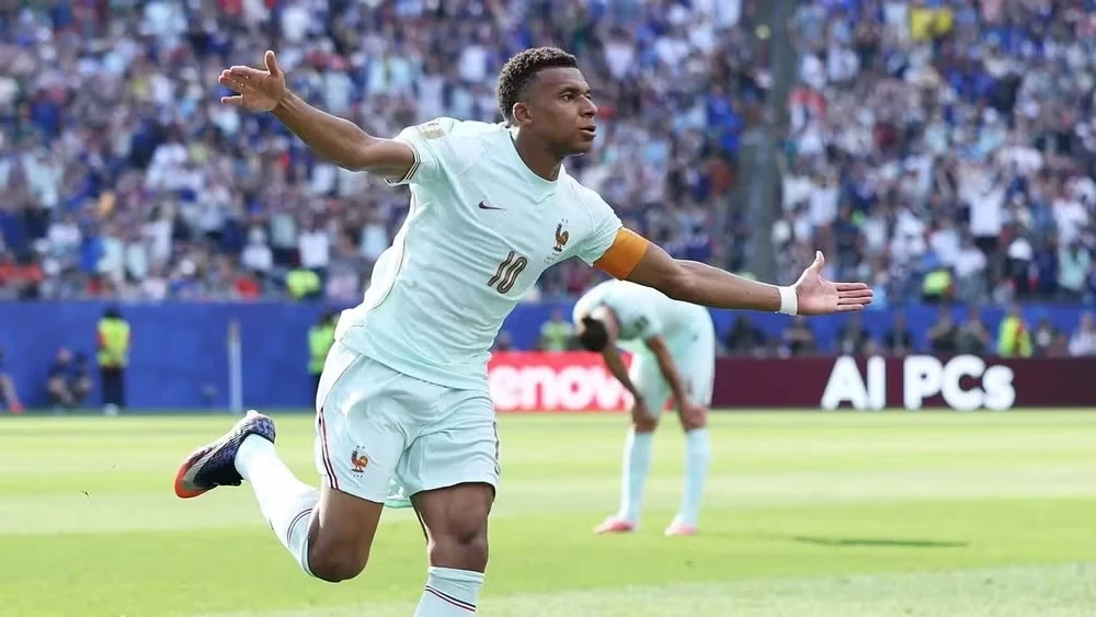 Mbappe tỏa sáng đưa Pháp vào bán kết